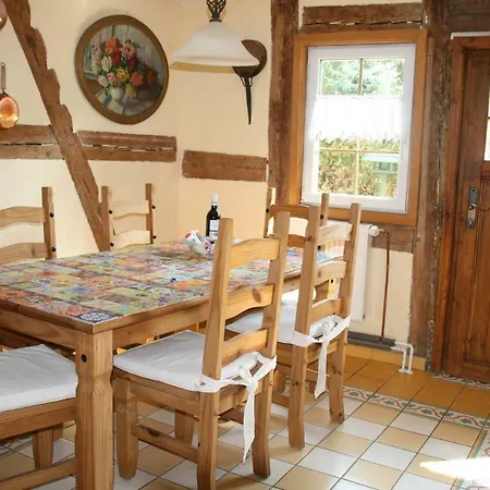 Historisches Kuesterhaus Reetdachtraeume * Putzar