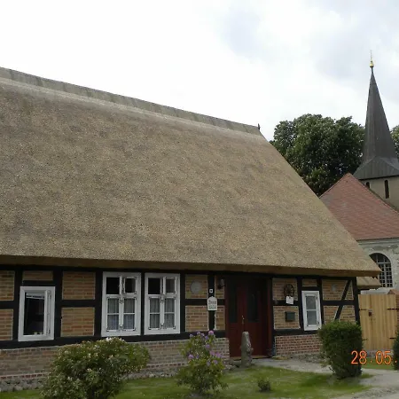 Historisches Kuesterhaus Reetdachtraeume Dom wakacyjny *