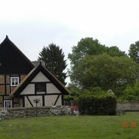 Nyaraló Historisches Kuesterhaus Reetdachtraeume