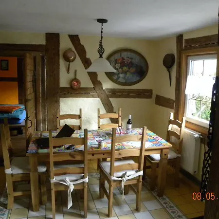 Nyaraló Historisches Kuesterhaus Reetdachtraeume *